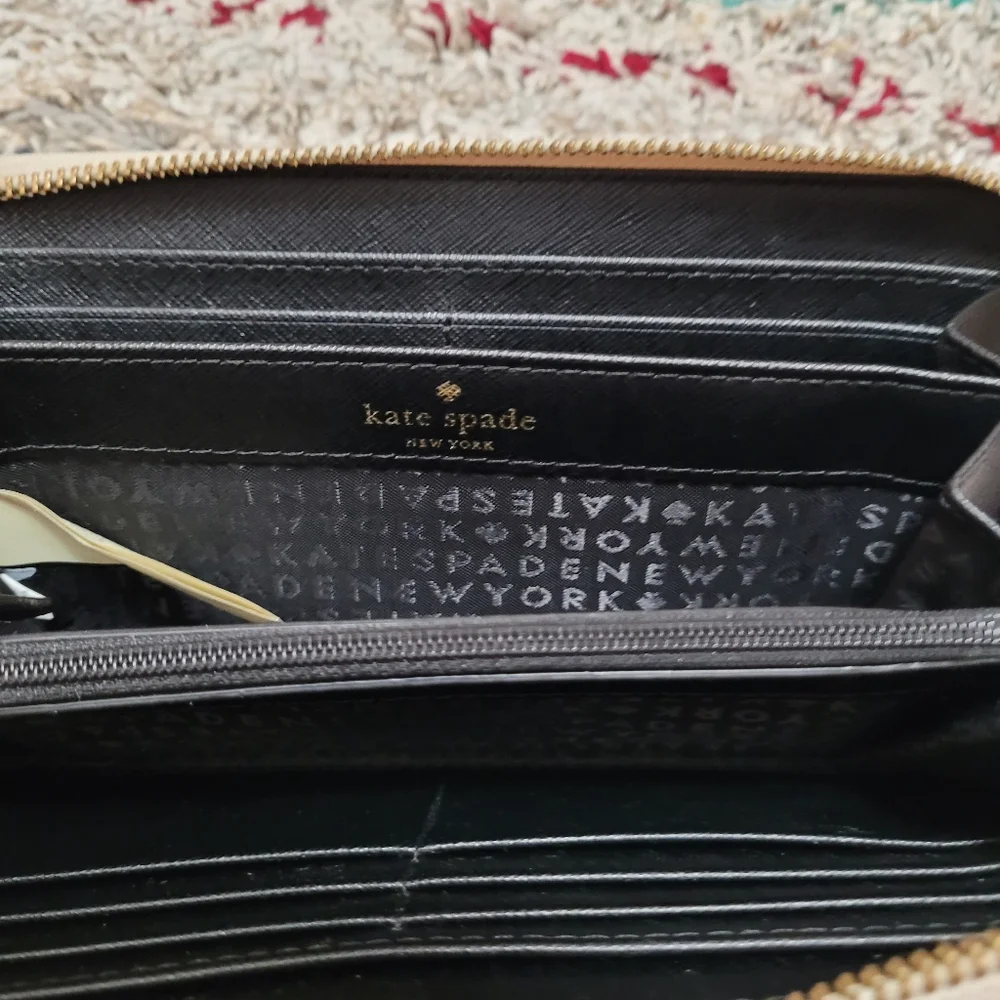 Kate Spade Neda Newbury Lane Zip-Around Wallet Mousfro/Black